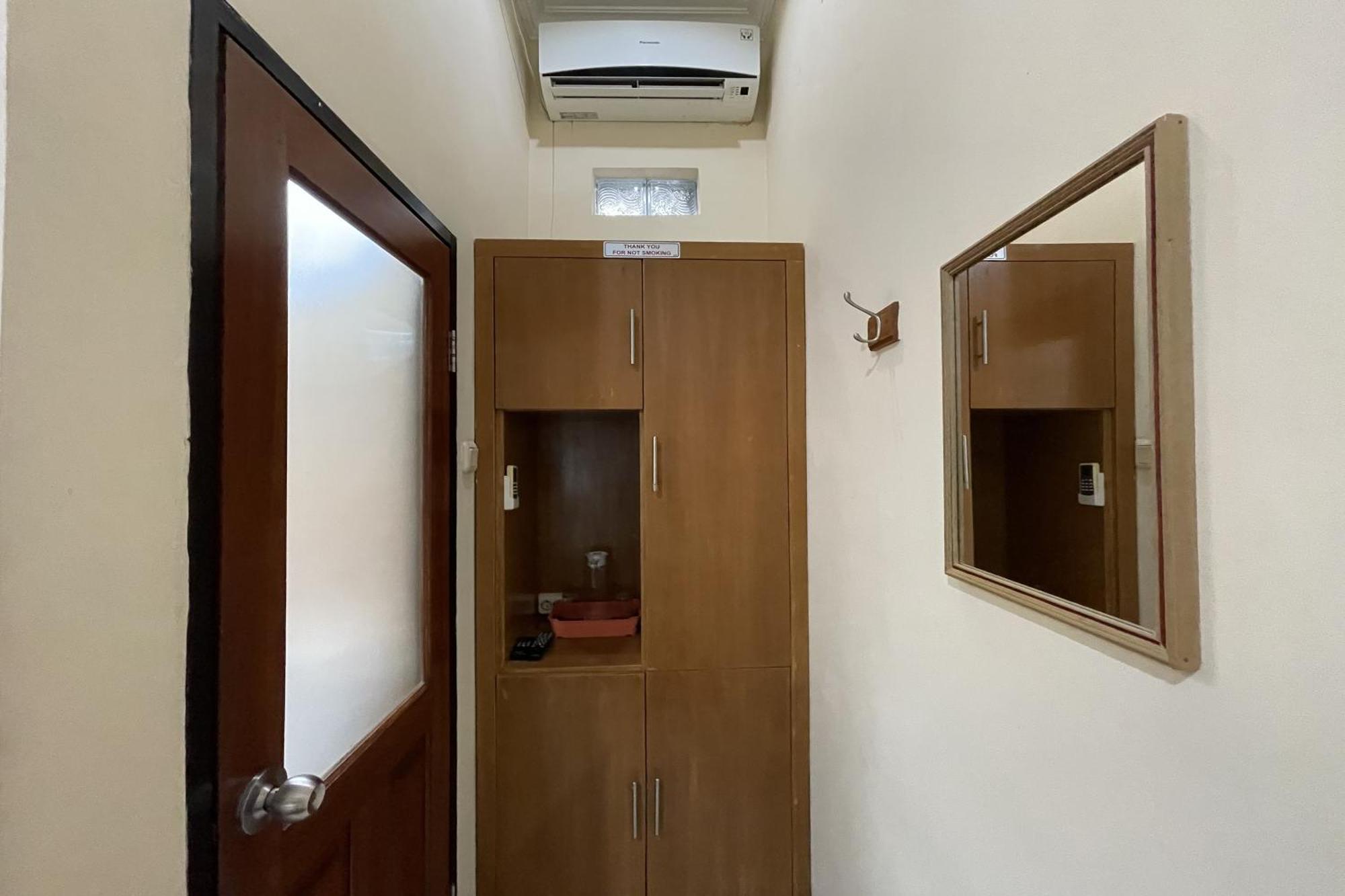 Whiterose Guesthouse Senggigi Exterior photo